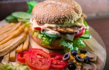 RED ROBIN FAST FOODS