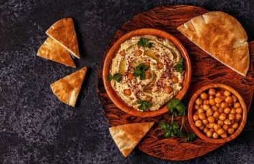 Barge Zeytoon – Lebanese Restaurant