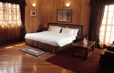 Oak Place Hotel & Conference Centre