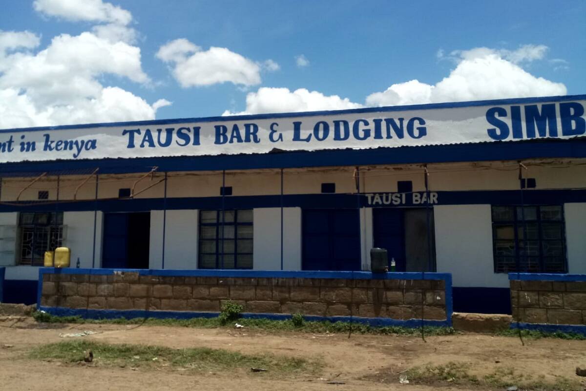 Tausi Bar & Lodging
